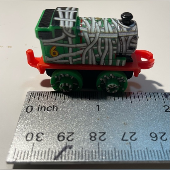 Thomas & Friends Minis Diecast Tiny Train - SPOOKY PERCY - toys - Cake Topper - Picture 7 of 7